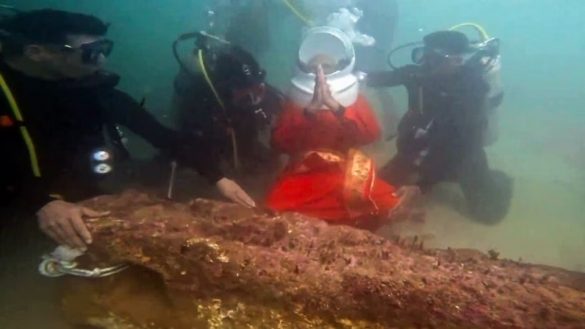 Indian PM Modi Dives In Arabian Sea For Dwarka Darshan Performs Puja